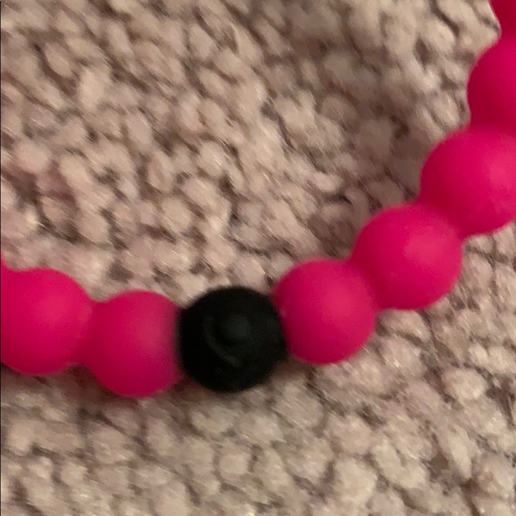 🛍 Lokai Bright Pink Bracelet Size S 🛍 - Picture 3 of 6